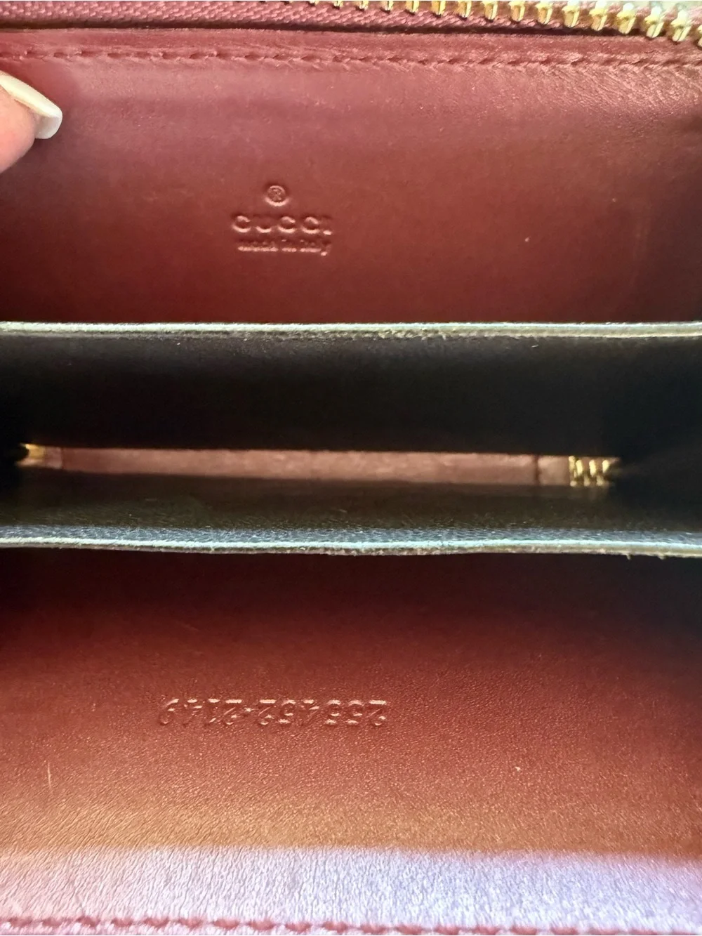 *** SOLD***Gucci Mauve Embossed GG Zip-Around Wallet EUC - Picture 3 of 6